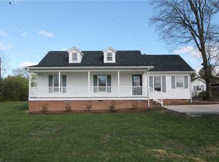 1229 Guilford College Rd, Jamestown, NC 27282