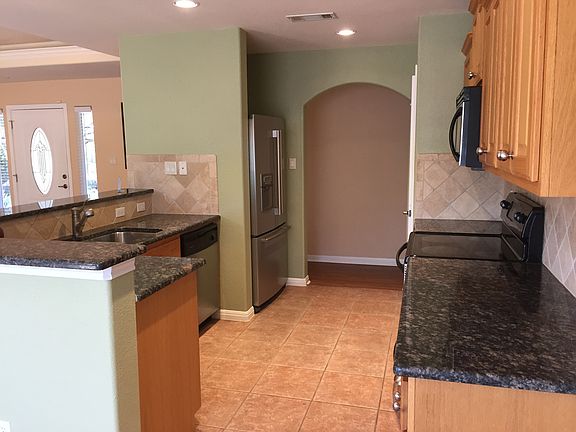 3rd image of 21523 Paine Ave