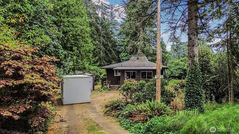 2nd image of 1497 Ridge Drive
