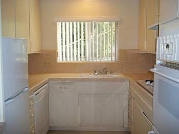 2nd image of 1051 S Sherbourne Dr APT 2