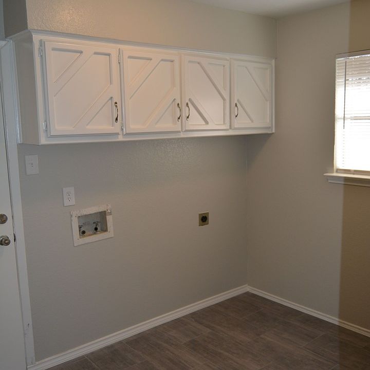 1st image of 4611 Rockland Dr