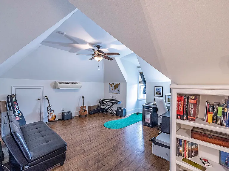 111 Gentle Oak Blvd — Photo 14