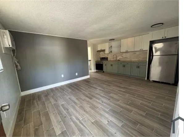 1214 E 138th Ave APT B, Tampa, FL 33613