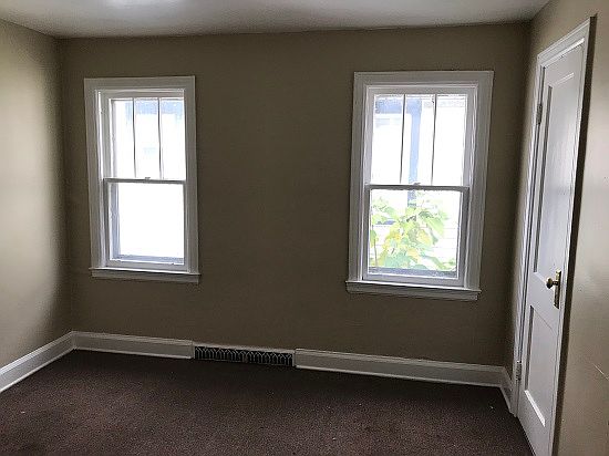 3rd image of 479 25th St #2