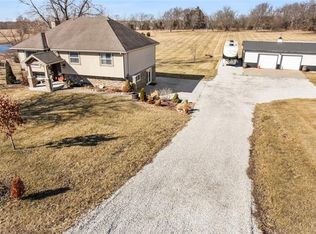 19801 Clare Rd, Spring Hill, KS 66083