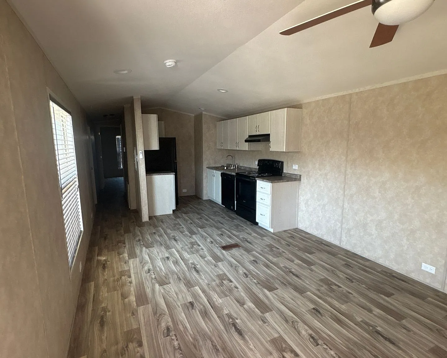 Coachlight North — Photo 3