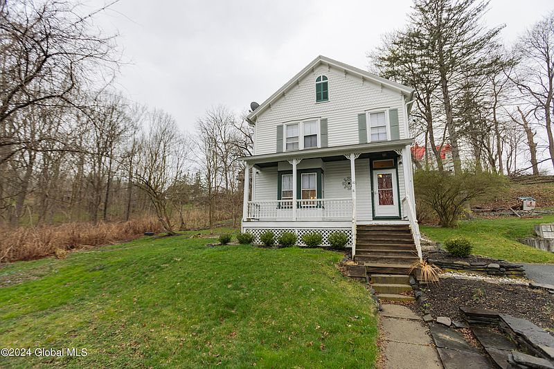 3rd image of 10 Colvin Avenue
