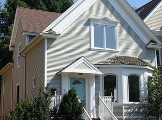 327 Sherman Ave, Evanston, IL 60202