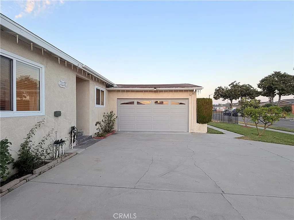 5 bed, 1408 sqft, $4,800 — Photo 3