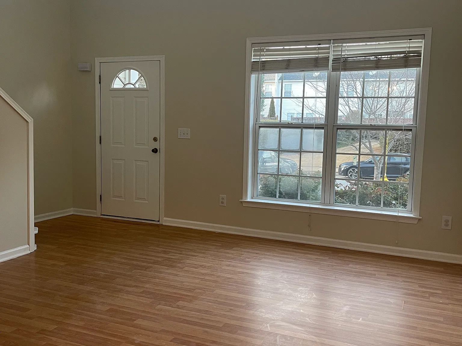 3 bed, 2.5 bath, 1636 sqft, $2,599 — Photo 4