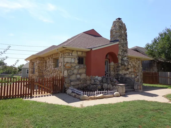 510 Mission Mt, Hays, KS 67601