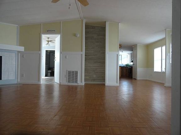2nd image of 802 Egret Ln