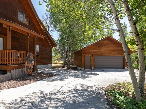 3rd image of 68 Creek Cir