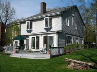 38650 N Beechwood Ave, Spring Grove, IL 60081