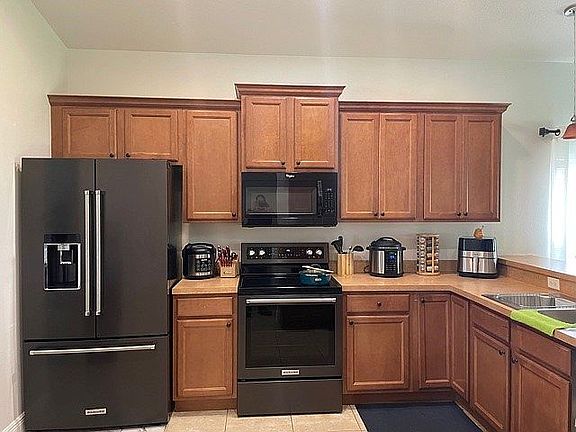 3rd image of 3922 Del Valle Ave