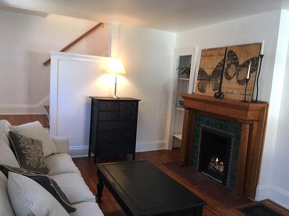 4th image of 257 E Como Ave