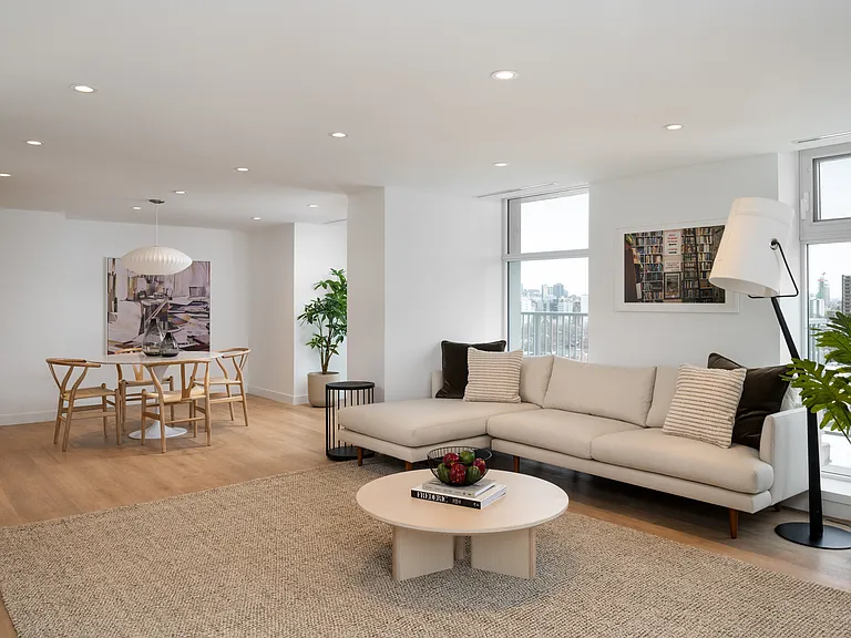 748 Bathurst St — Photo 16
