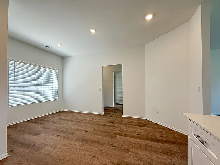 16301 Harvester Dr — Photo 9