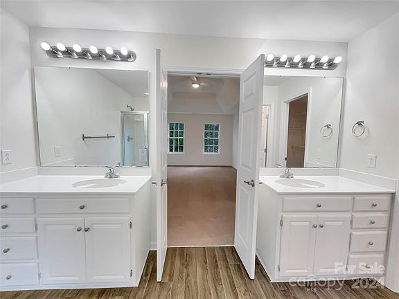 5th image of 12415 Oakbriar Ln