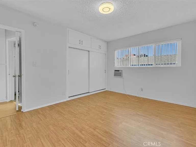 6643 De Longpre Ave #10 — Photo 13
