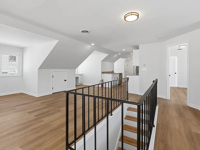 426 Main St #G — Photo 10