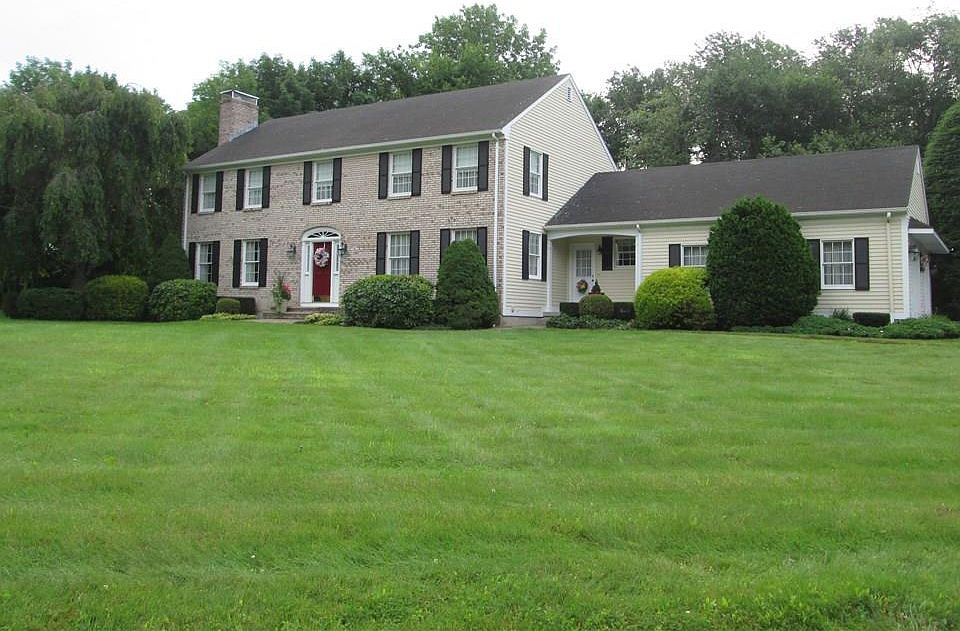 1st image of 12 Maplewood Dr