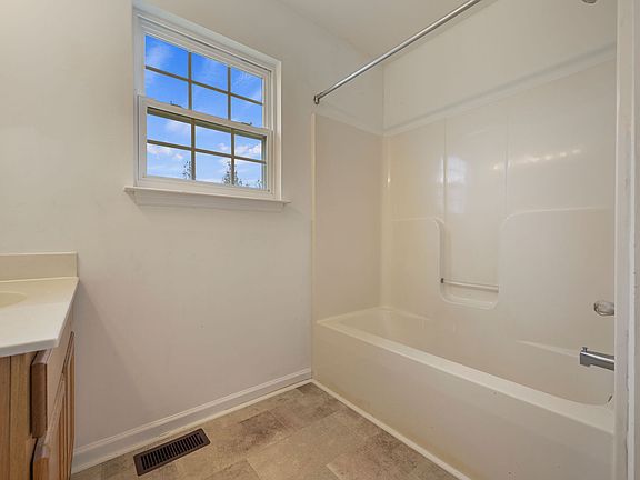 3rd image of 175 Alton Ave