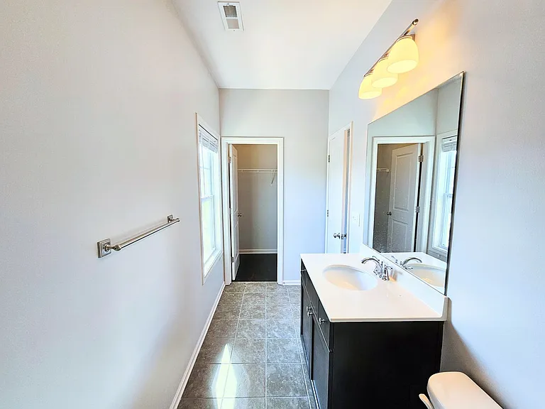 821 Westmoreland Cir NW — Photo 31