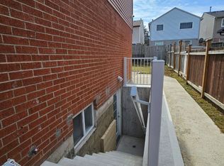 40 Judith Cres, Brampton, ON L6S3J4