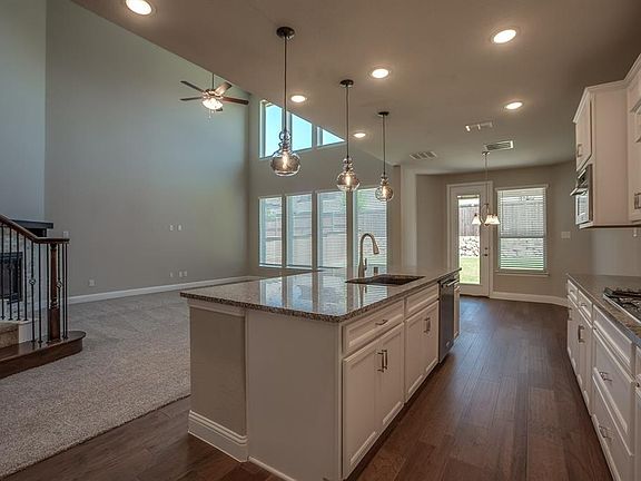 4th image of 13630 Carmenita Dr