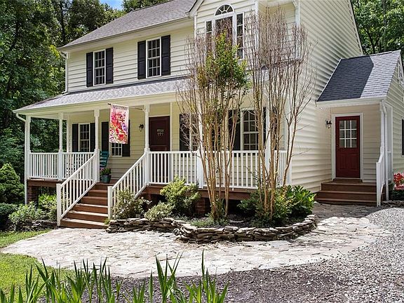 3rd image of 16451 Horseshoe Ln