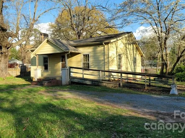 145 Wallace St, Rutherfordton, NC 28139