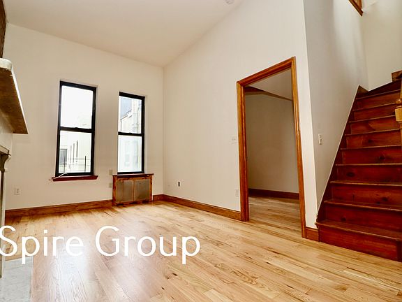 4th image of 103 W 73rd St #Penthouse