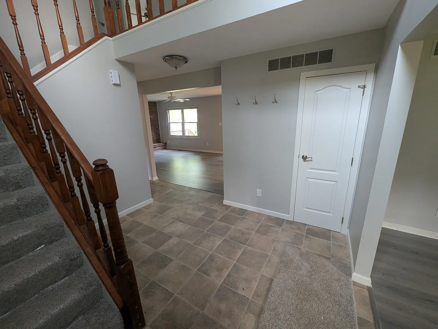 4 bed, 2.5 bath, 2925 sqft, $2,975 — Photo 3