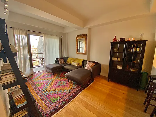 Rented by Compass | media 25