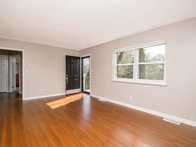 3253 Buffat Mill Rd — Photo 3