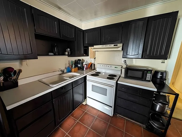 409 S University St — Photo 4