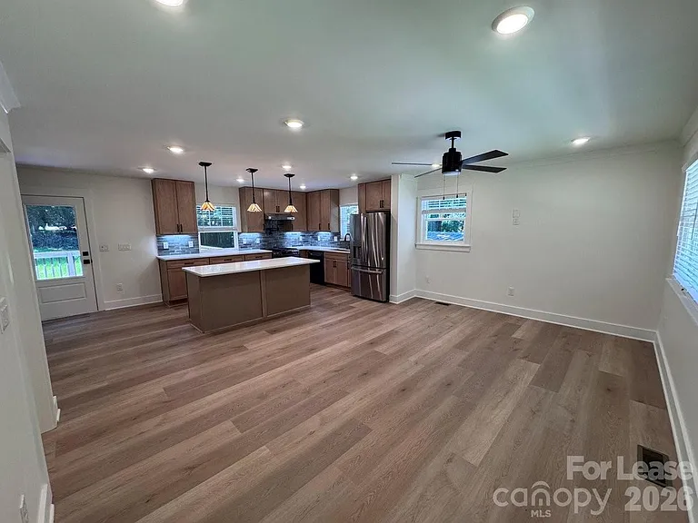 549 Manhasset Rd — Photo 7