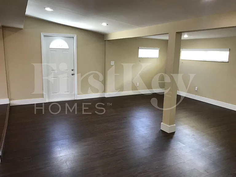 1420 NW 176th Ter — Photo 8