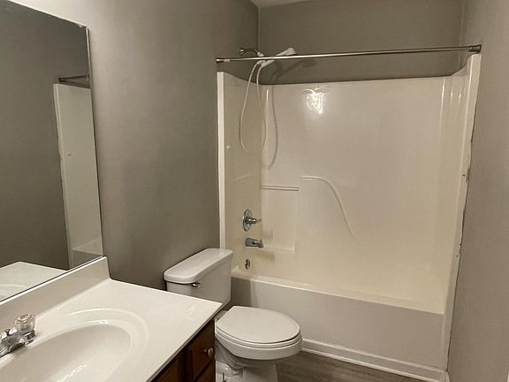 3rd image of 1340 Ballater Dr