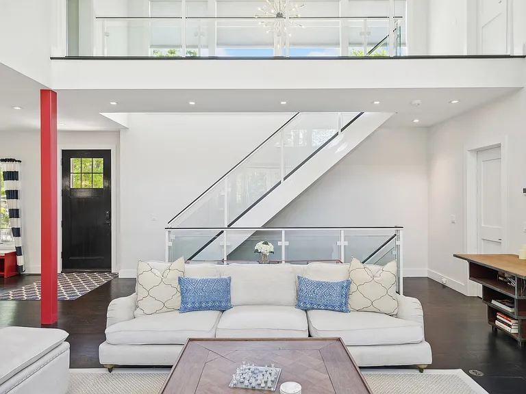85 Hempstead St — Photo 13