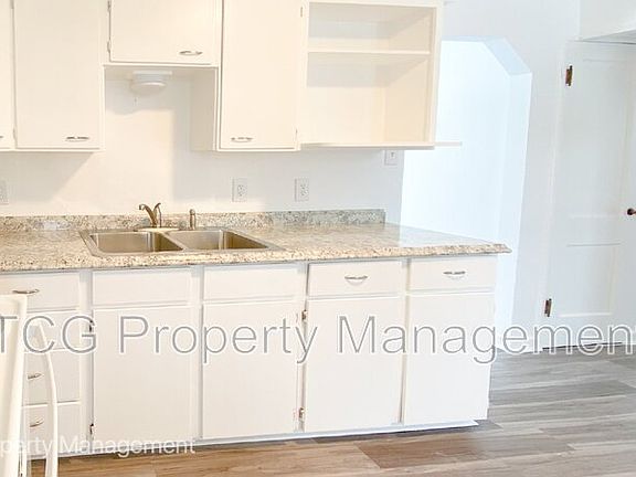 2nd image of 1607 Schuyler St