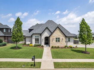 461 E 130th St S, Jenks, OK 74037