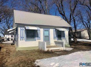 809 E 2nd Ave, Humboldt, SD 57035