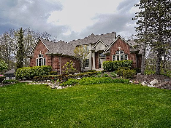 2nd image of 22820 Indianwood Dr