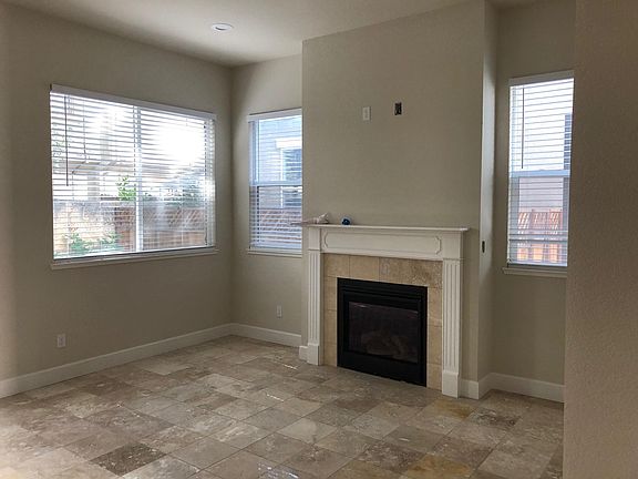 3rd image of 479 Agora Ct