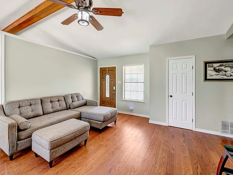 10803 E County Road 104 — Photo 5