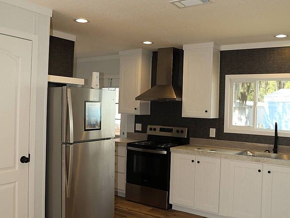 2nd image of 5291 Collins Rd #45