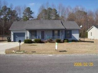 2262 Ridge Manor Dr, Fayetteville, NC 28306