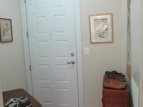 3rd image of 2200 N Westmoreland St Unit 424